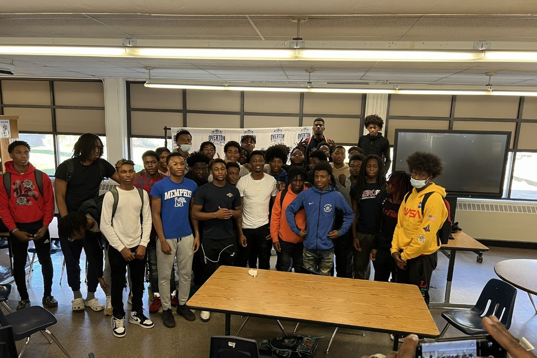 AM3 Foundation youth at an AI tools and careers session